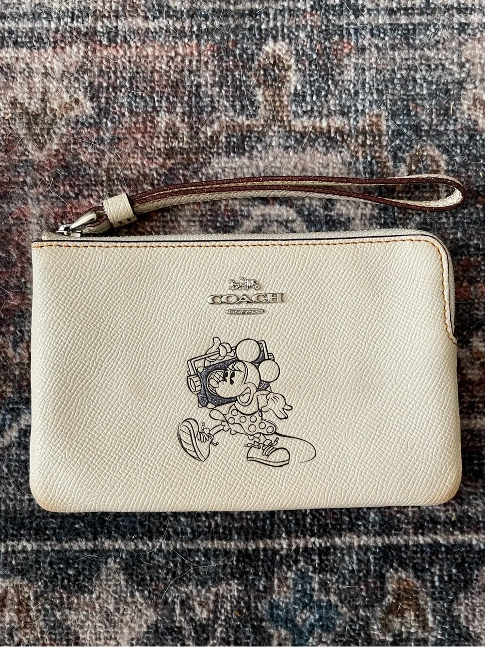 Disney x coach Mickey/minnie signature corner zip wristlet white leather pre own